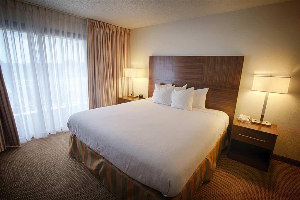 Embassy Suites Батон-Руж Номер фото
